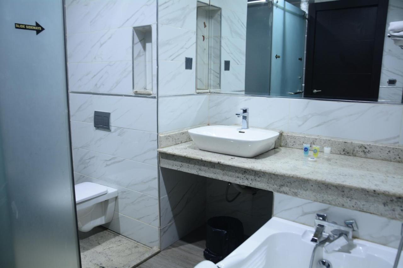 Caesar'S Luxury Hotel Lekki Luaran gambar