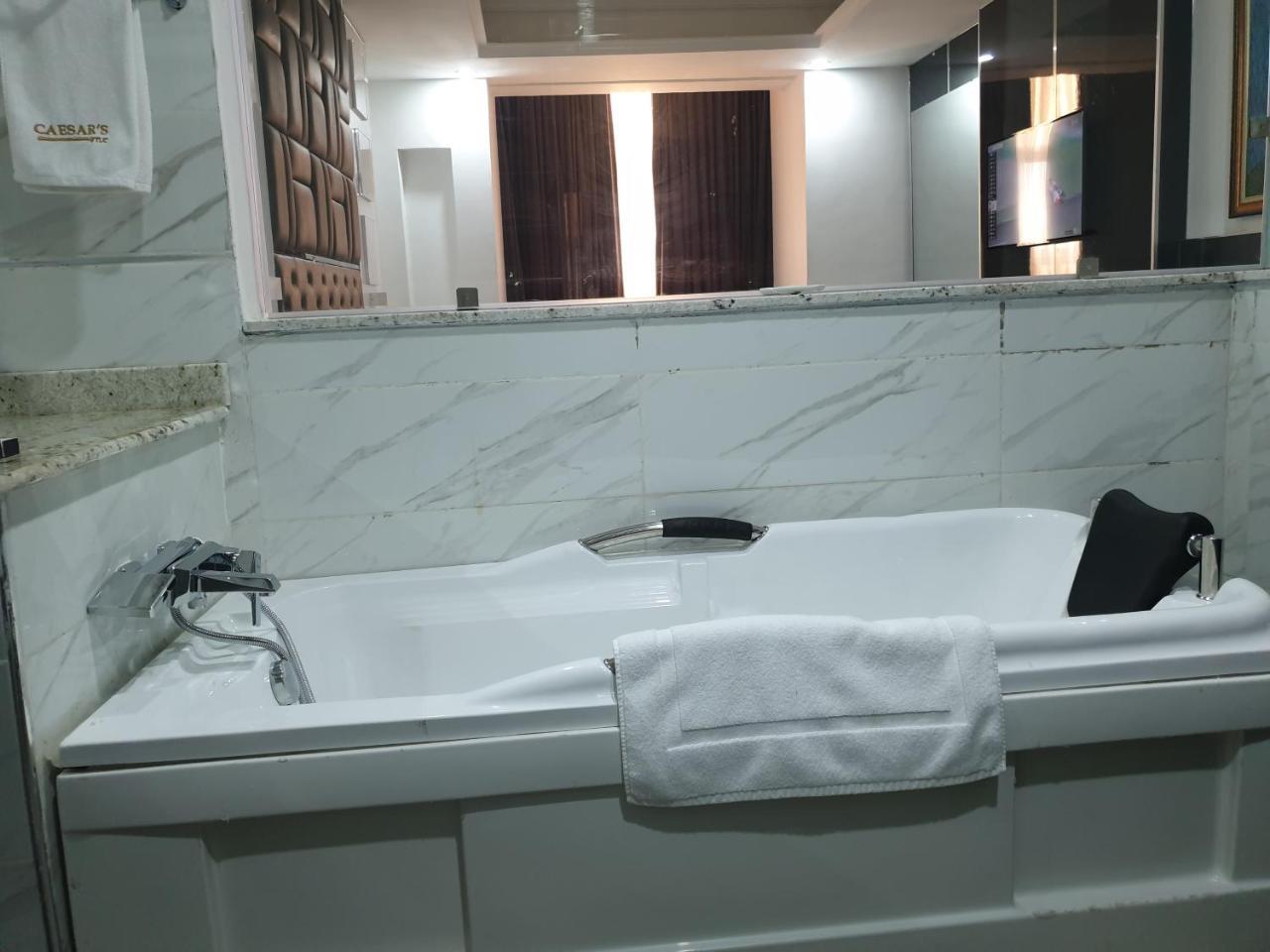 Caesar'S Luxury Hotel Lekki Luaran gambar