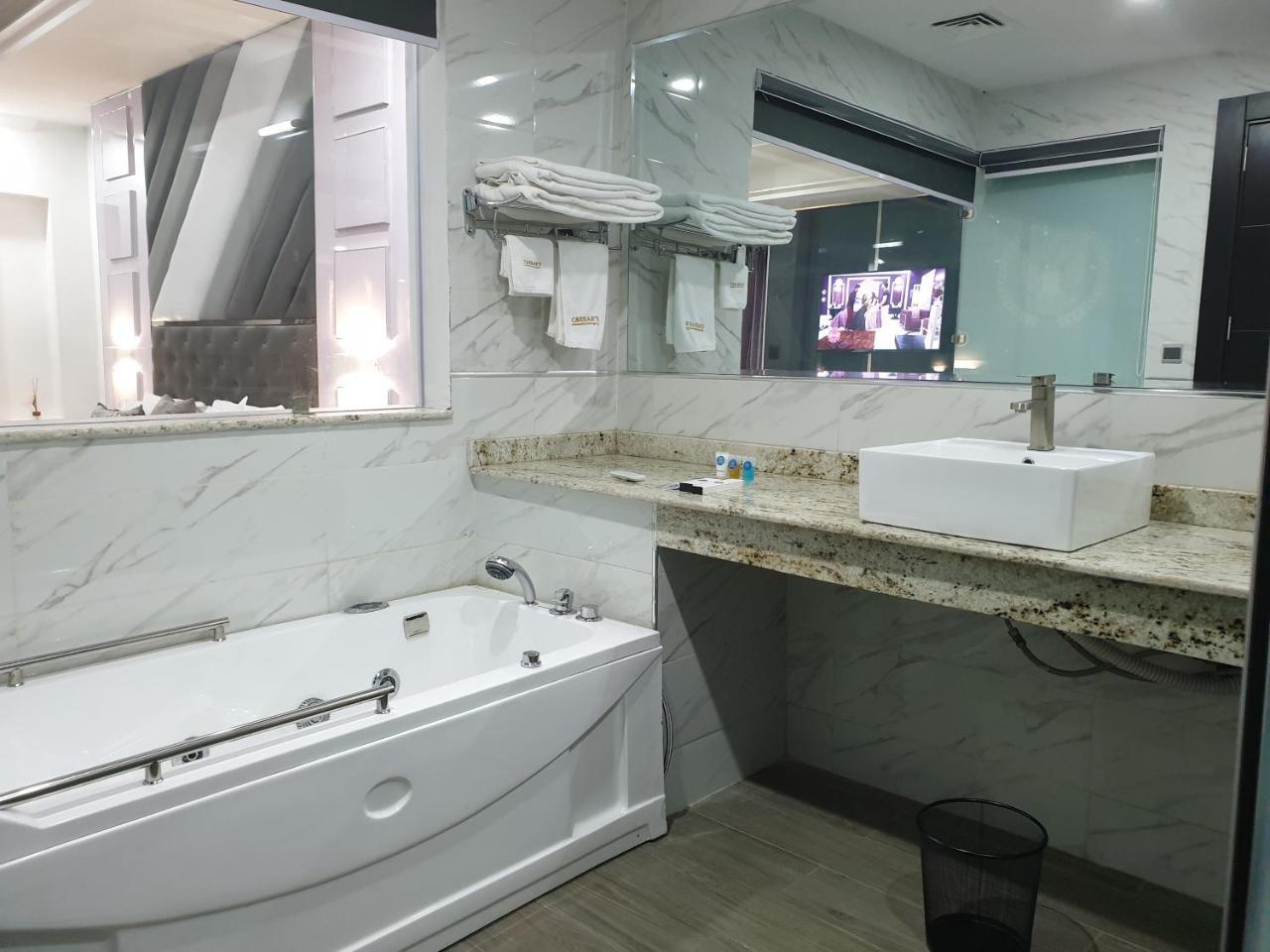 Caesar'S Luxury Hotel Lekki Luaran gambar