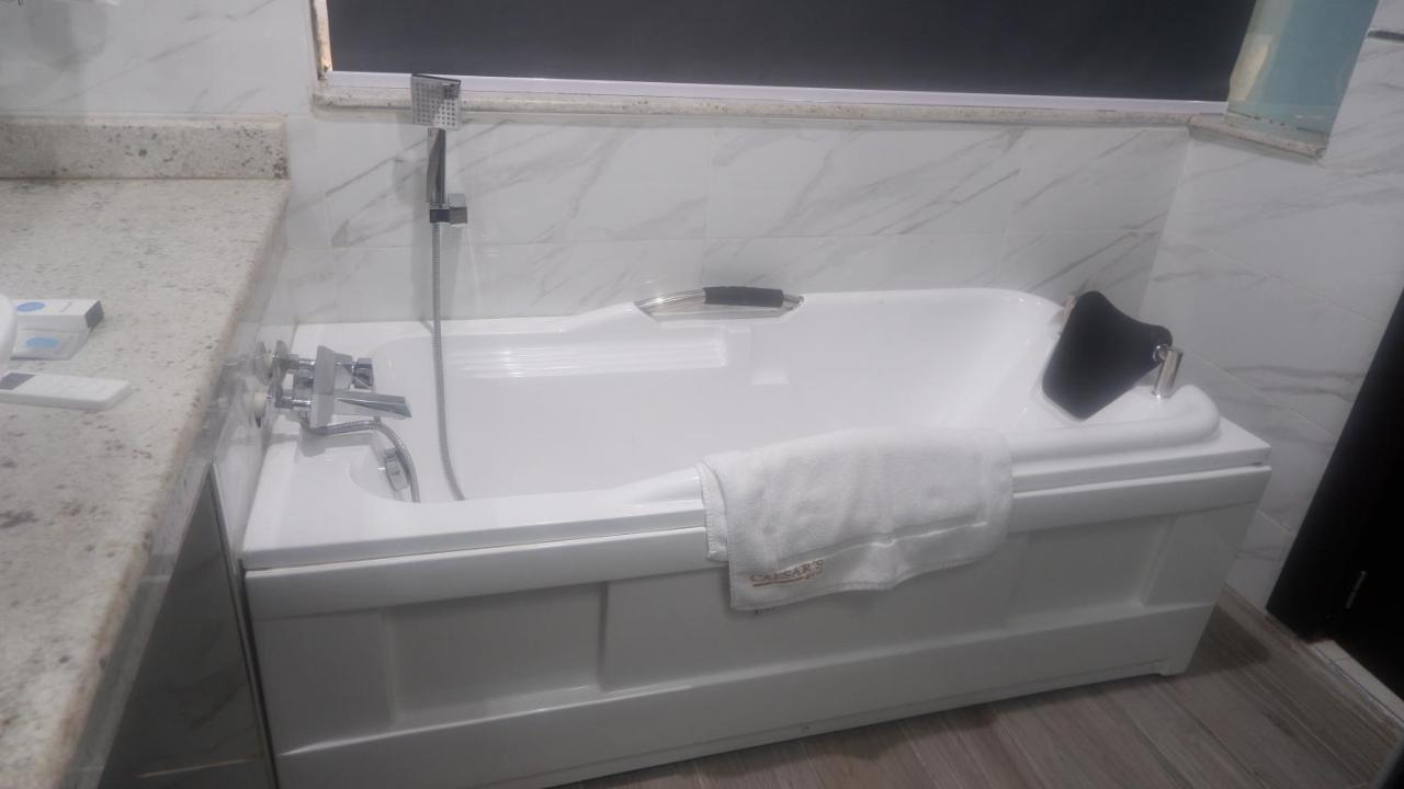 Caesar'S Luxury Hotel Lekki Luaran gambar